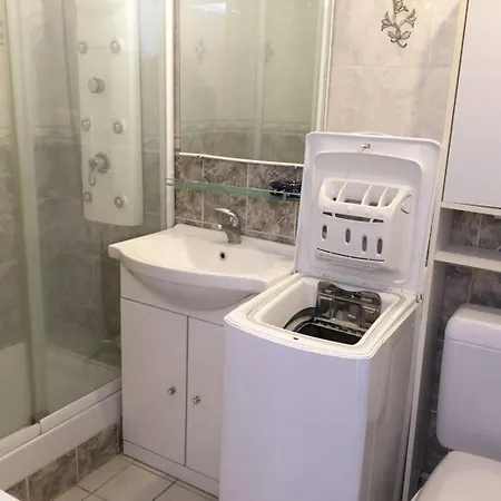 Proche Et Commerces Pour Ce T2 En Rdc Avec Jardin Privatif-4nma7 *