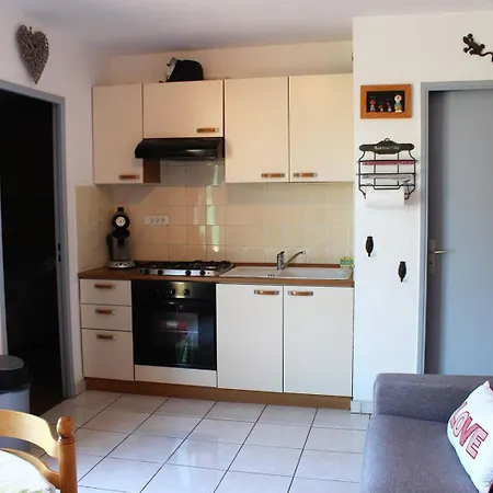 Proche Et Commerces Pour Ce T2 En Rdc Avec Jardin Privatif-4nma7 * Saint-Cyprien (Pyrenees-Orientales)